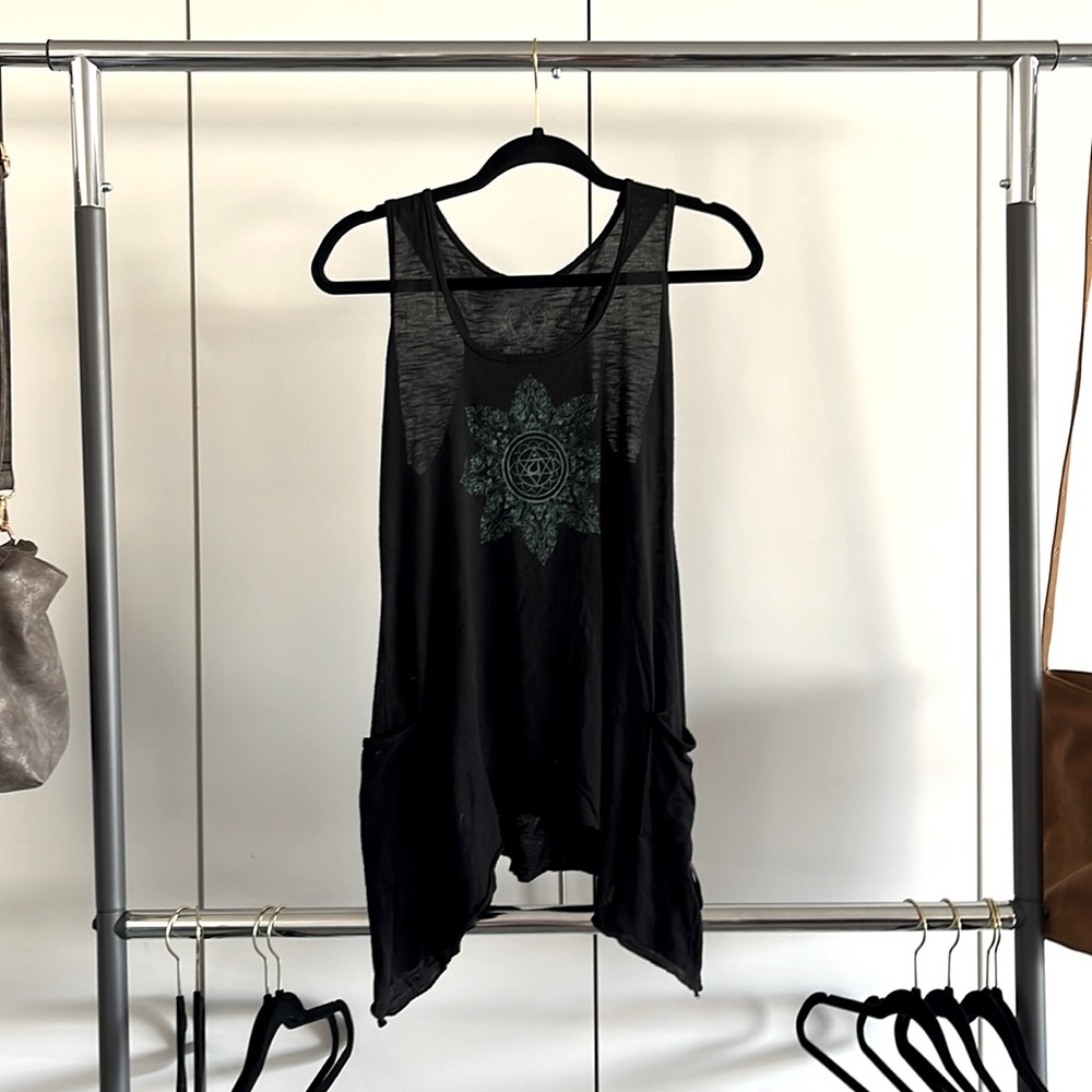 Black and blue tank top flower logo